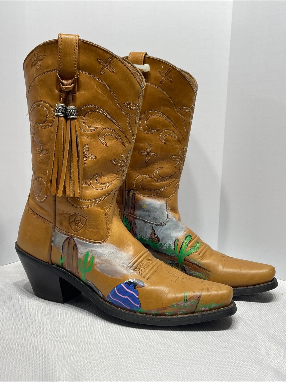 Ariat Custom Hand-Painted Tan Western Cowgirl Boots with Tassel. Size 7. See pic